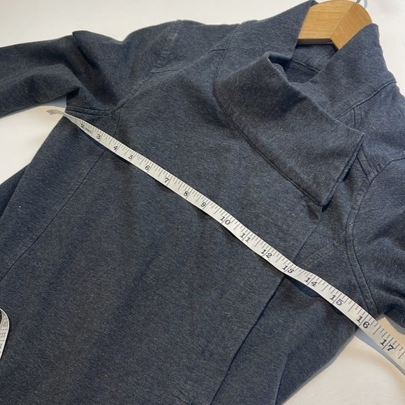 Lululemon Coast Wrap II Heathered Black - Picture 12 of 13